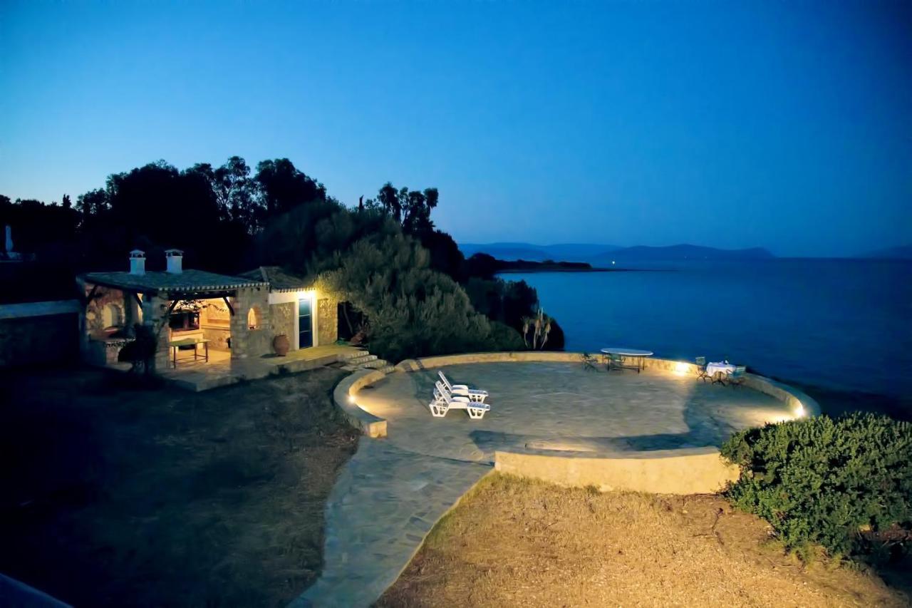 Aroura Homes 4Br Beachfront Villa سبيتسيس المظهر الخارجي الصورة