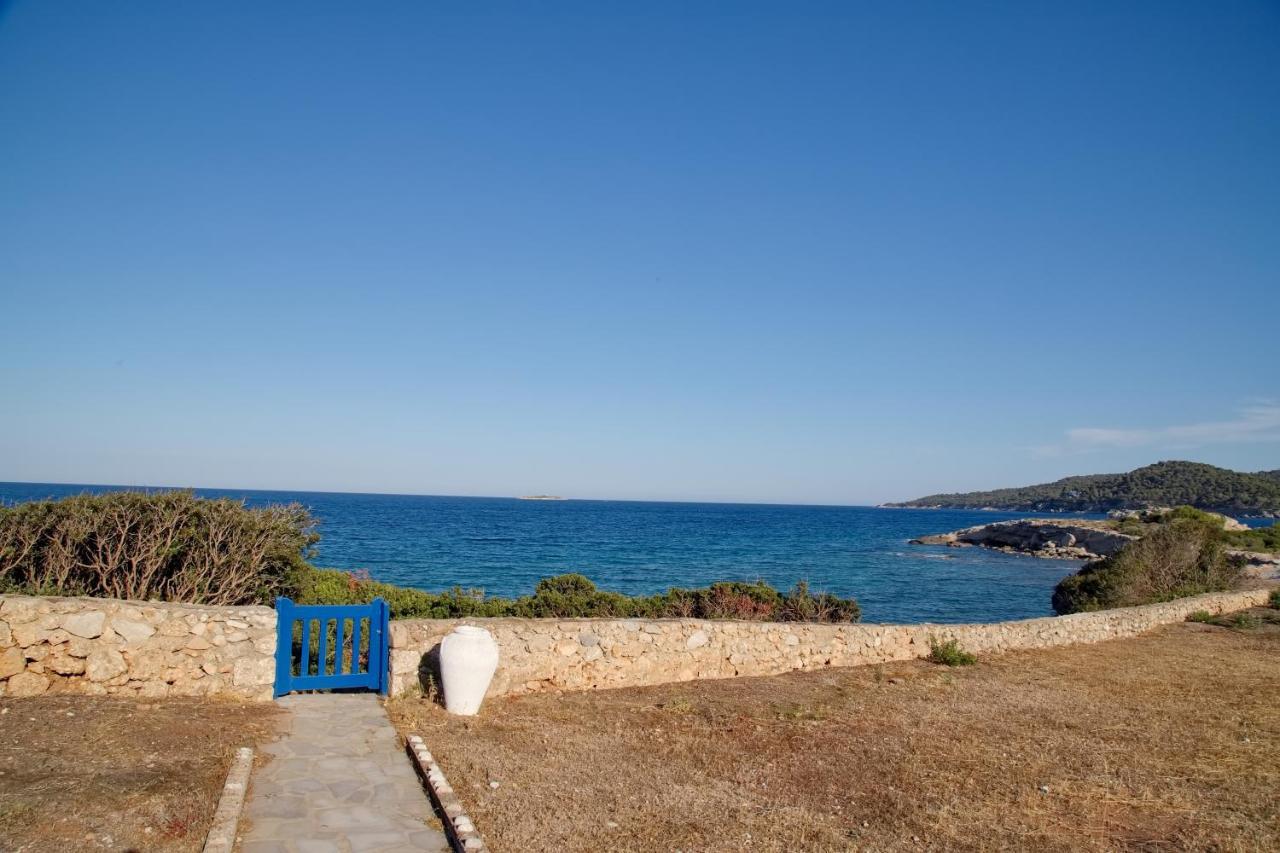 Aroura Homes 4Br Beachfront Villa سبيتسيس المظهر الخارجي الصورة