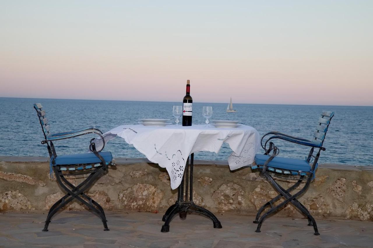 Aroura Homes 4Br Beachfront Villa سبيتسيس المظهر الخارجي الصورة