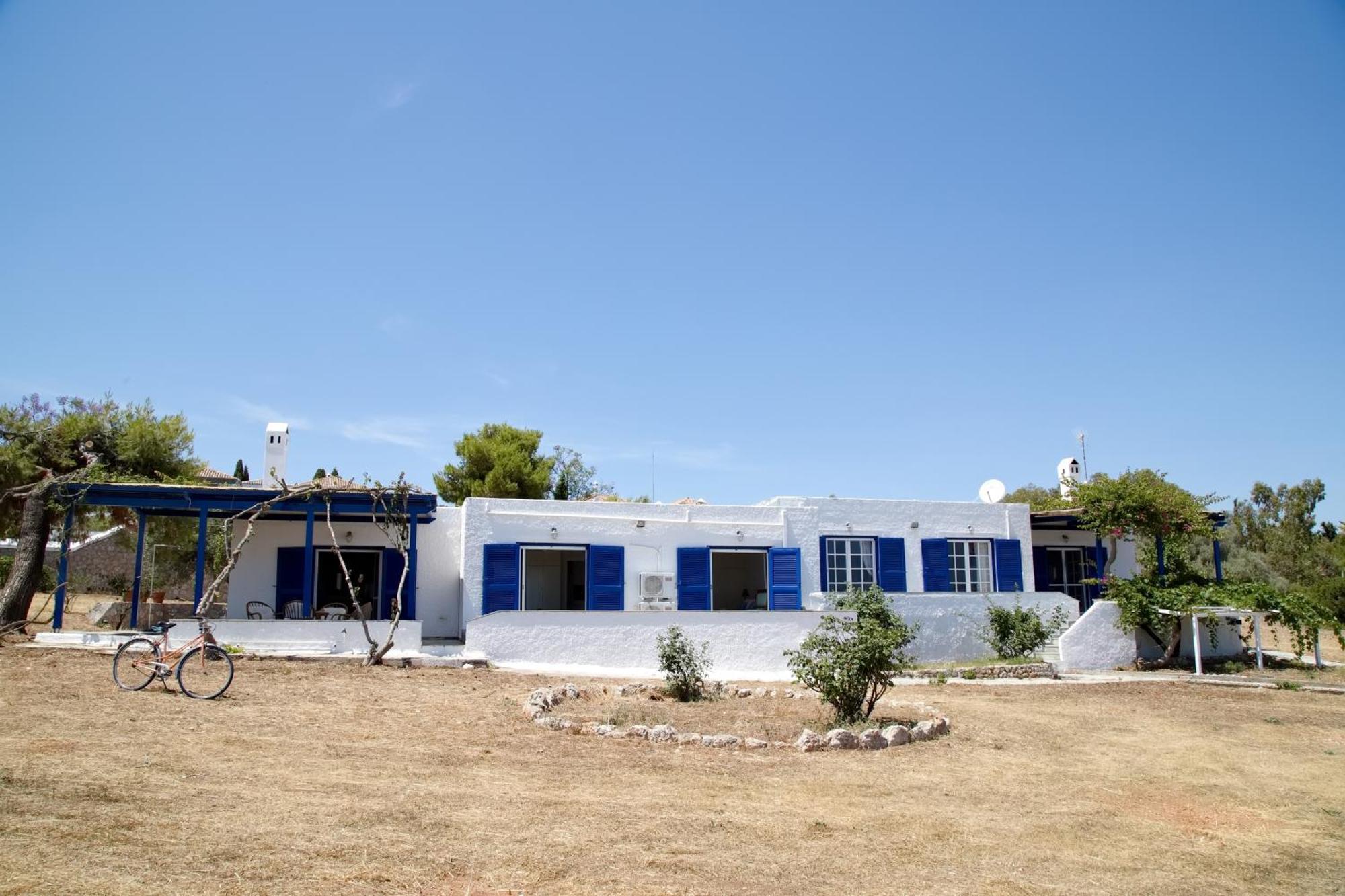 Aroura Homes 4Br Beachfront Villa سبيتسيس المظهر الخارجي الصورة